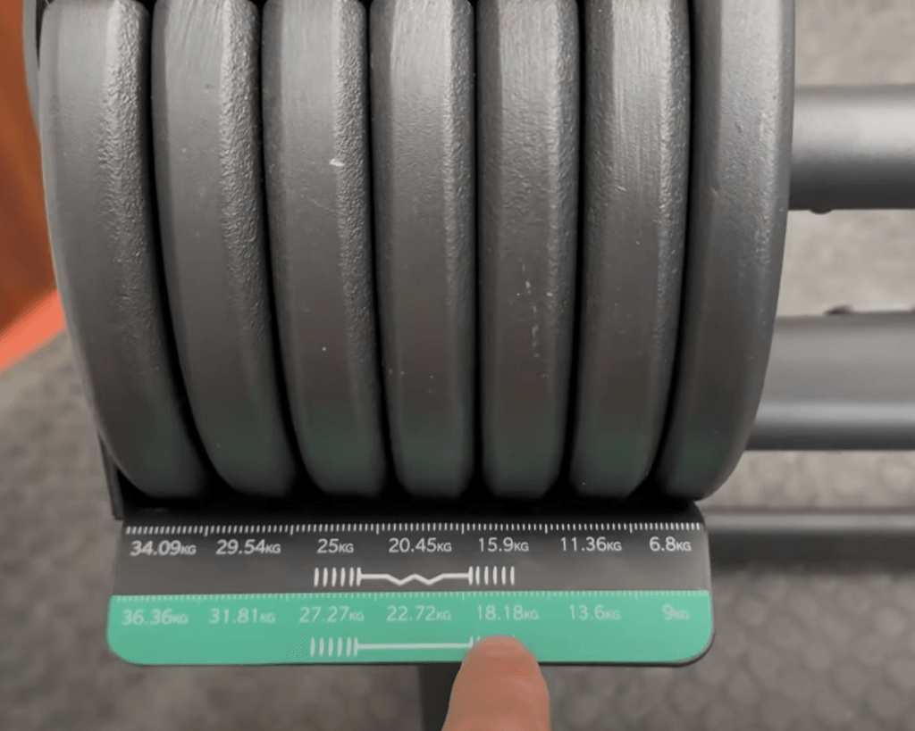 Lullax NEOBAR adjusting the weight
